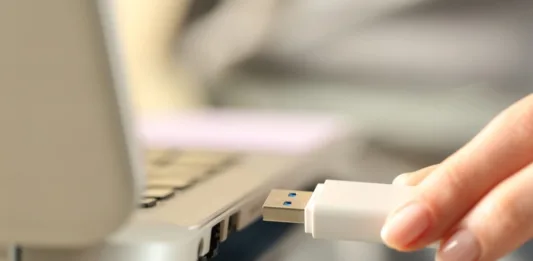Come formattare una chiavetta USB su Windows Come formattare una chiavetta USB su Windows